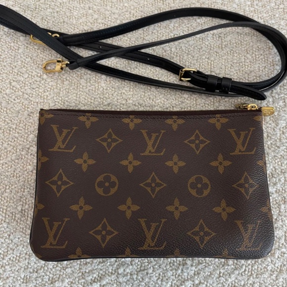 Authentic Louis Vuitton Reverse Monogram Giant Double Zip Pochette - Picture 1 of 9